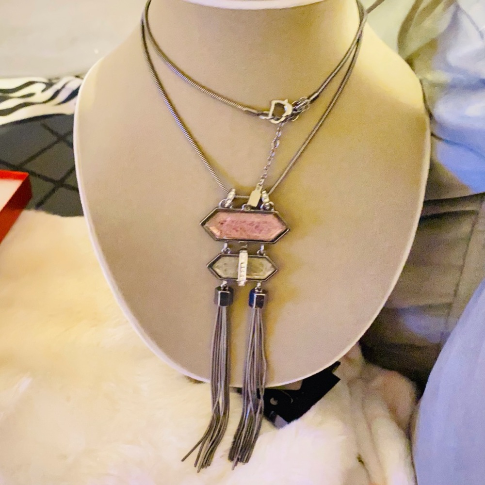 🌸🌼Macy's long silver tone and diamond necklace